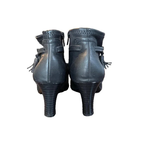 Women's Aerosoles Turquoise Tassel Accent Black Faux Leather Ankle Boots. Size 7 - Picture 3 of 6
